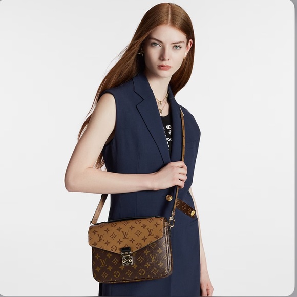 Louis Vuitton Pochette MƩtis Reverse Monogram - Picture 3 of 16
